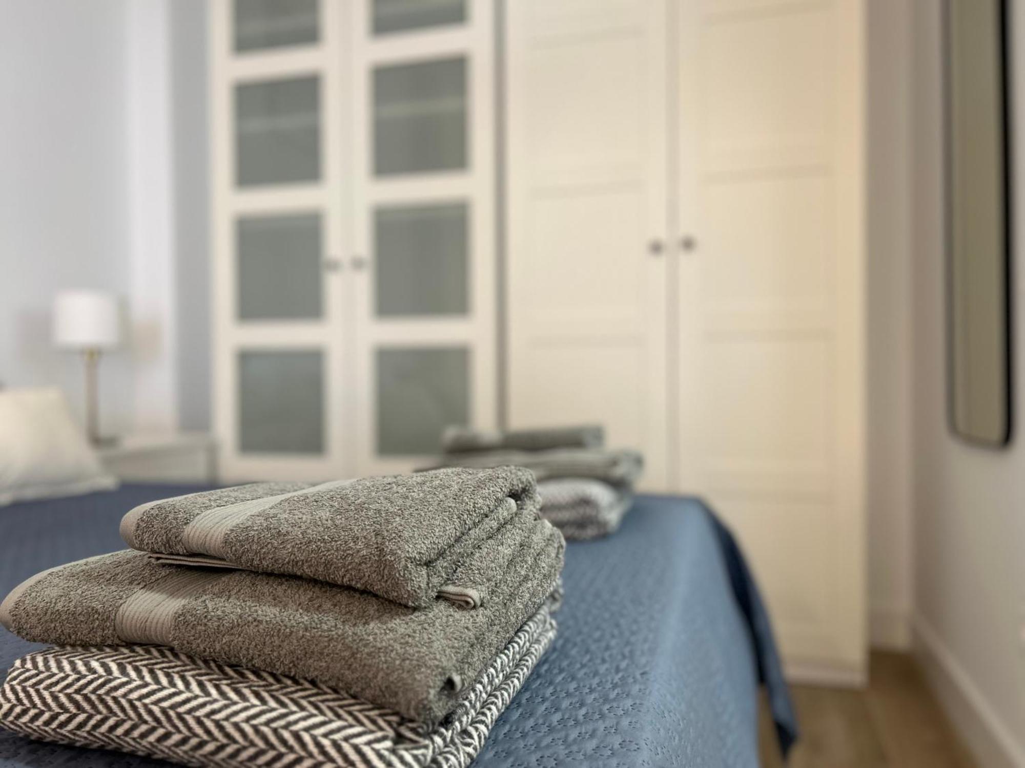 Azca-Bernabeu Apartments มาดริด ภายนอก รูปภาพ